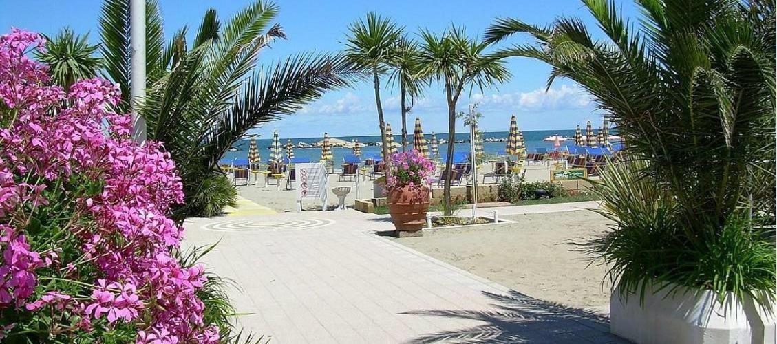 Hotel Napoleon San Mauro Mare Buitenkant foto