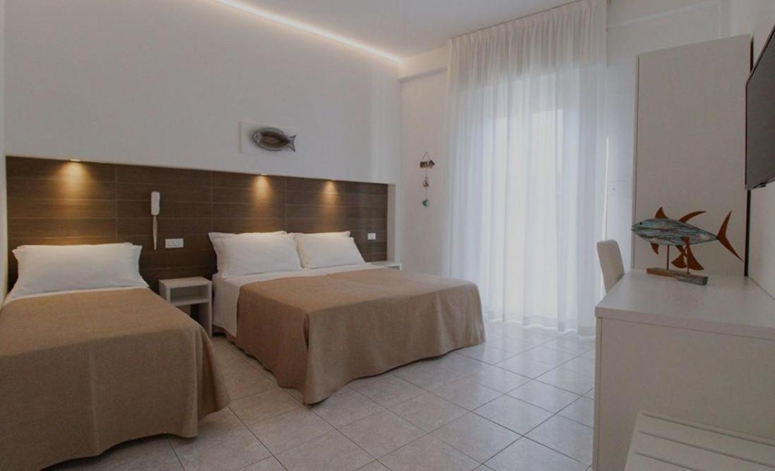 Hotel Napoleon San Mauro Mare Buitenkant foto